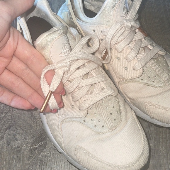 Nike shoes - Picture 6 of 8